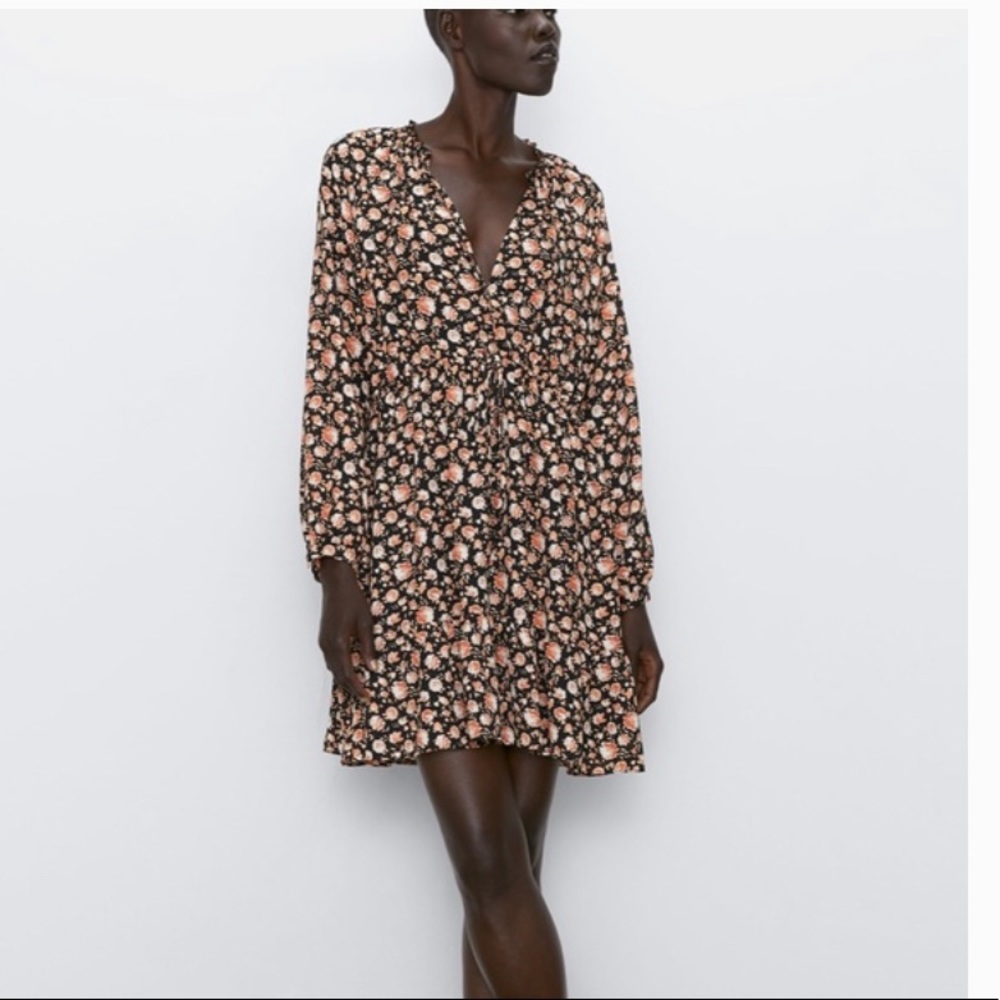 Beautiful Floral flown dress Zara size small
